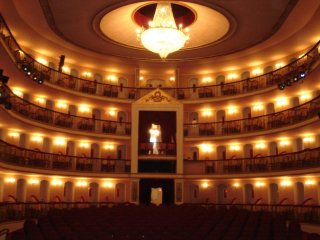 Encontro Imagens de uma Ausência: modos de (re)conhecimento do teatro através da imagem